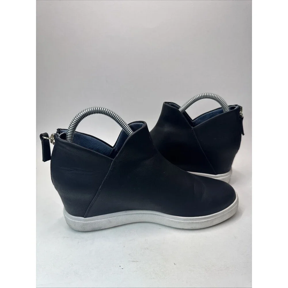 Dr. Scholls Be Free Women's Black Leather Insane Booties Size 8.